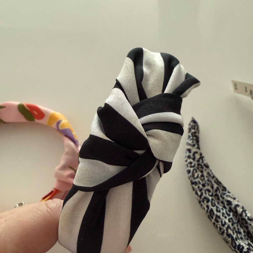 NWT Colorful Patterned Headbands - Picture 4 of 8